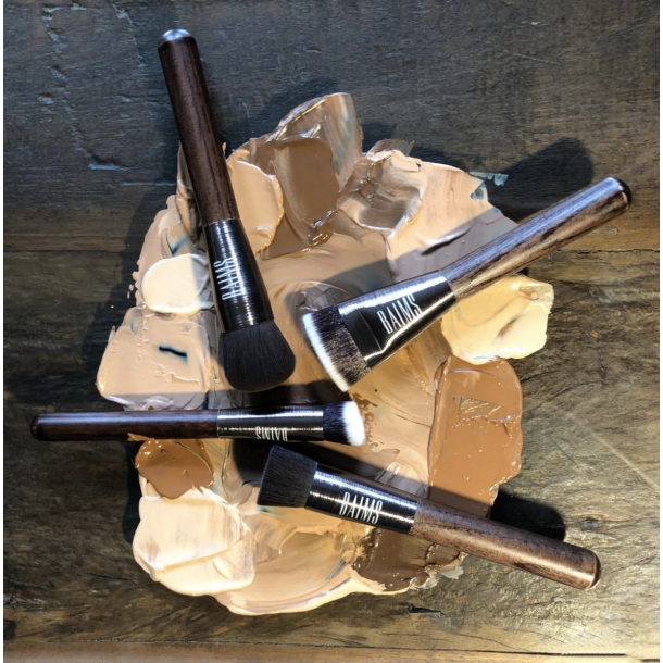 Baims Mini Angled Kabuki Brush 50